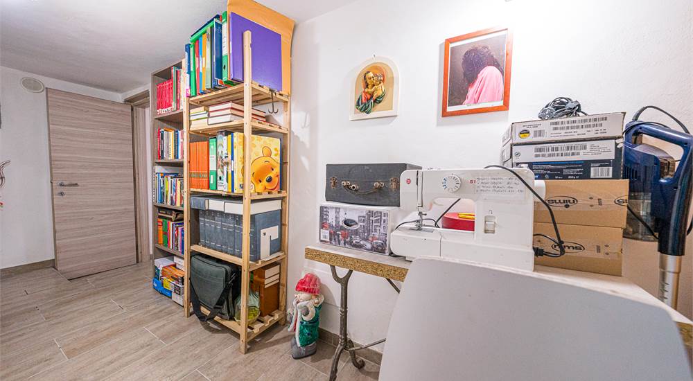 verso ripostiglio